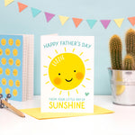 Load image into Gallery viewer, Happy Father&#39;s day from your little ray of sunshine. Bright and cheerful father&#39;s day card with smiling sun. The names / names of the children can be added to make the card more personal.
